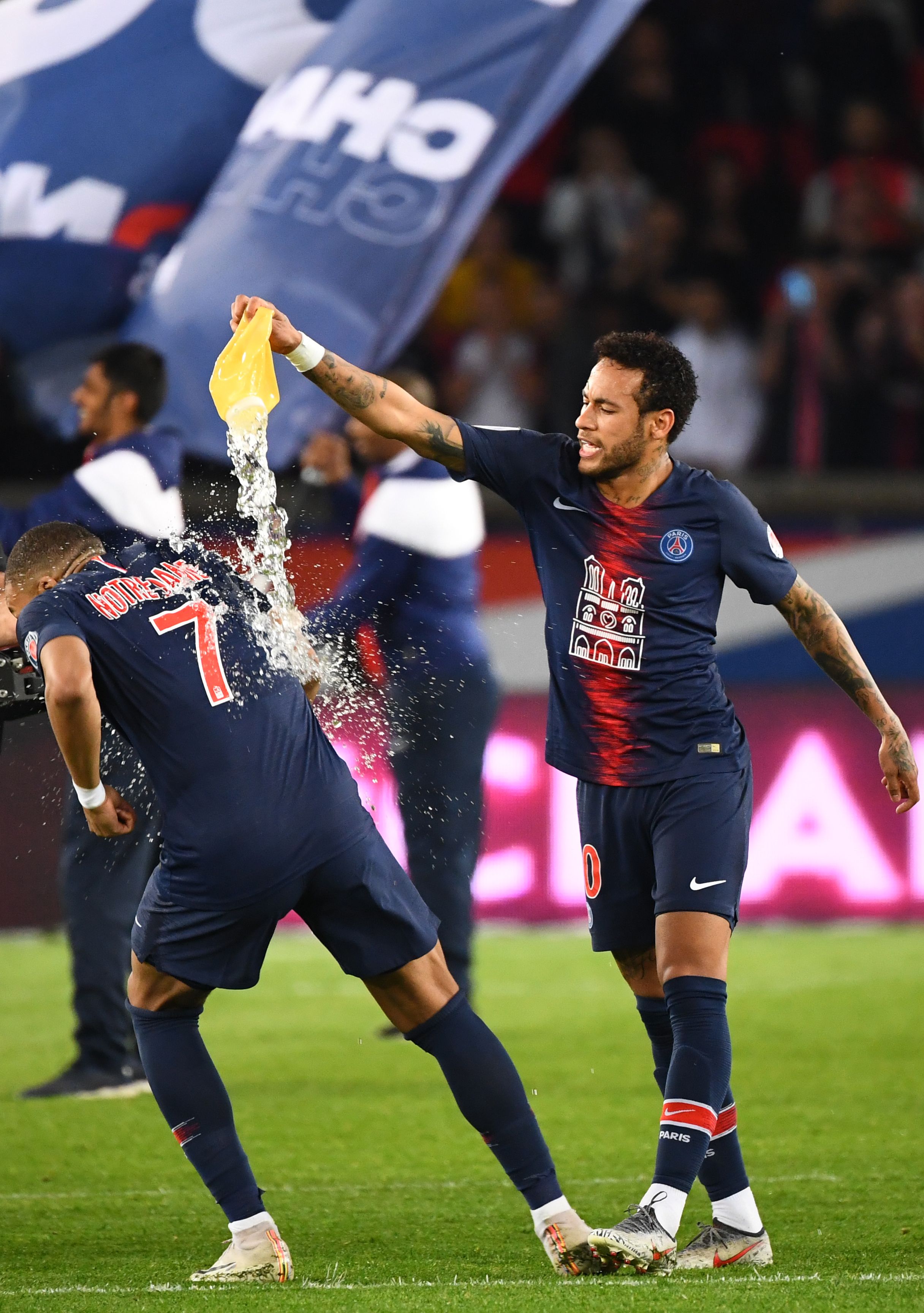 打破勇士防线的核心力量！老鹰新星约翰逊能否引领球队走向辉煌？