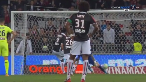 火箭给三旬老将的合同极度慷慨，对本队培养锋线新星却抠抠搜搜？