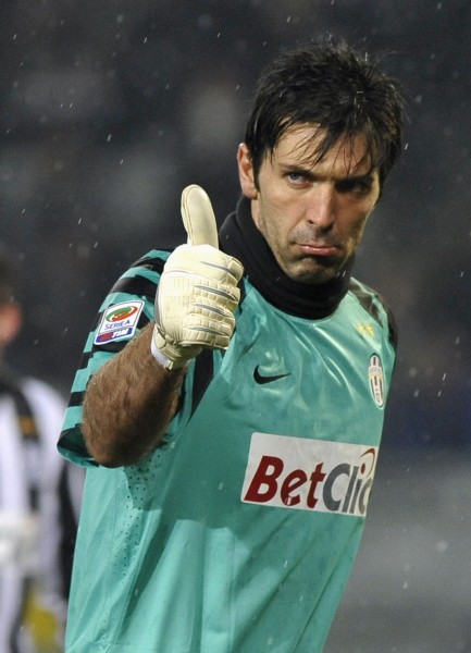 [德甲]榜首之战 法兰克福战平拜仁慕尼黑